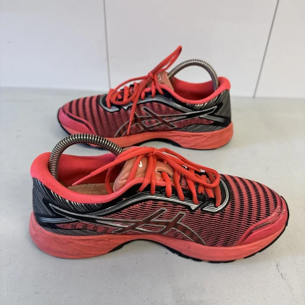 Asics Womens Dynaflyte‎ T6F8Y Coral Black Running Training Sneakers Size 9